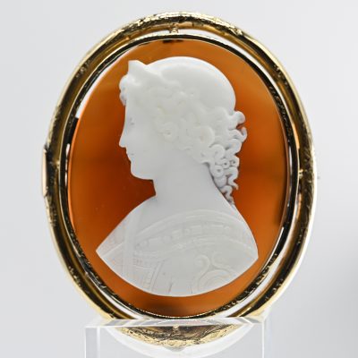 Los Nr. 107 Kameen-Brosche aus geschnittenem Achat, um 1900