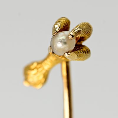 Los Nr. 156 Krawattennadel mit einer kleinen Orientperle, 1. Hälfte 20. Jh.