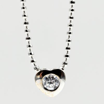 Los Nr. 164 Collier mit kleinem Herzanhänger und gefasstem Brillanten, ca. 0,15 ct, 21. Jh.