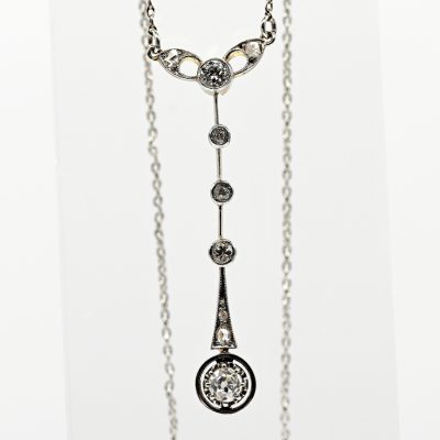 Los Nr. 166 Collier mit 5 Altschliff-Diamanten und 4 Diamantrosen, zus. ca. 0,4 ct, Art Déco und 20. Jh.