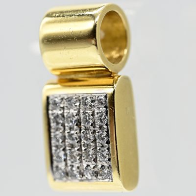 Los Nr. 180 Goldener Anhänger mit 20 kleinen Brillanten, zus. ca. 0,48 ct, Juwelierarbeit, 70er Jahrev