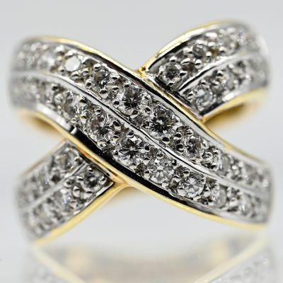 Los Nr. 184 Massiver Ring mit 40 Brillanten, zus. ca. 1 ct (lt. Gravur), 90er Jahre