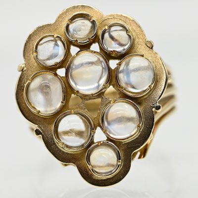 Los Nr. 002 Ring mit 9 verschieden großen Mondstein-Cabochons, Goldschmiedearbeit, 90er Jahre