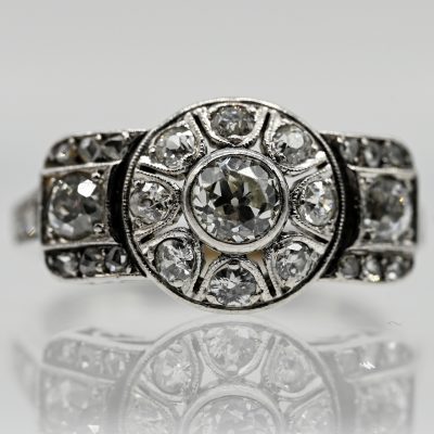 Los Nr. 201 Ring mit 15 Brillanten, zus. ca. 1,4 ct, 80er Jahre