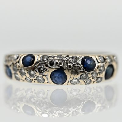 Los Nr. 211 Ring mit 5 Saphiren, zus. ca. 0,3 ct, und 25 Melée-Brillanten, 80er Jahre