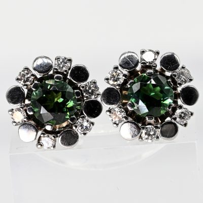 Los Nr. 225 Paar Ohrstecker mit grünem Turmalin und 12 Brillanten, zus. ca. 0,24 ct, 80er Jahre