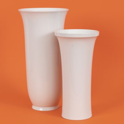 Los Nr. 242 2 große Vasen Formen „Parabel“ und „Flora“, Siegmund Schütz, Johannes Henke, KPM Berlin, 20. Jh.