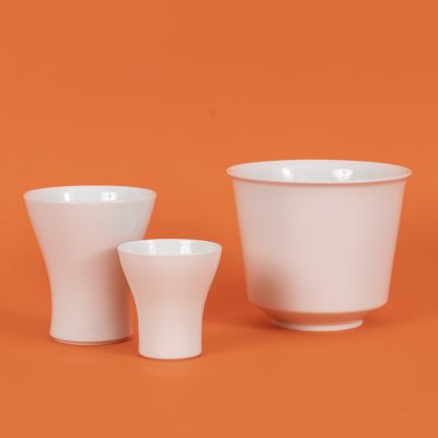 Los Nr. 243 Konvolut 3 Vasen / Cachepot / Becher Formen „Urania“ und „Krokus“, Trude Petri, Hubert Griemert, KPM Berlin, 20. Jh.