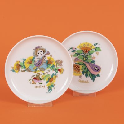 Los Nr. 263 Zwei kleine Sammelteller aus der Warsteiner Edition 1996 „Concertina“, Entwurf Bjørn Wiinblad (1918 – 2006) für Rosenthal, Deutschland