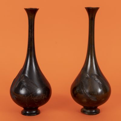 Los Nr. 280 Paar Vasen mit Koi-Dekor, Japan, Meiji-Dynastie (1868–1912)