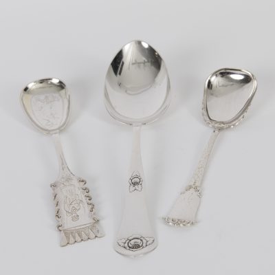 Los Nr. 316 Drei verschiedene große Silberlöffel, Schweden und Dänemark, 21. Jahrhundert