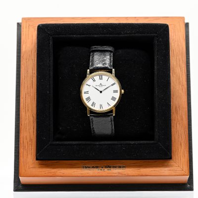Los Nr. 035 Goldene Armbanduhr mit Lederarmband, Baume & Mercier, Genève, Modell „Classima“, Wempe, Hamburg, 2003