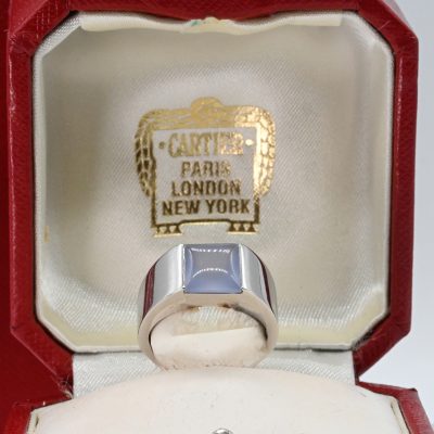 Los Nr. 044 Bandring mit Chalcedon, CARTIER, Paris, 2000