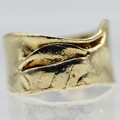 Los Nr. 060 Goldener, geschmiedeter Ring, 20. Jahrhundert