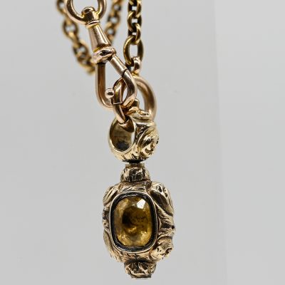 Los Nr. 070 Uhrenkette, 20. Jh., mit Petschaft-Anhänger und gefasstem Amethyst und Citrin, um 1900