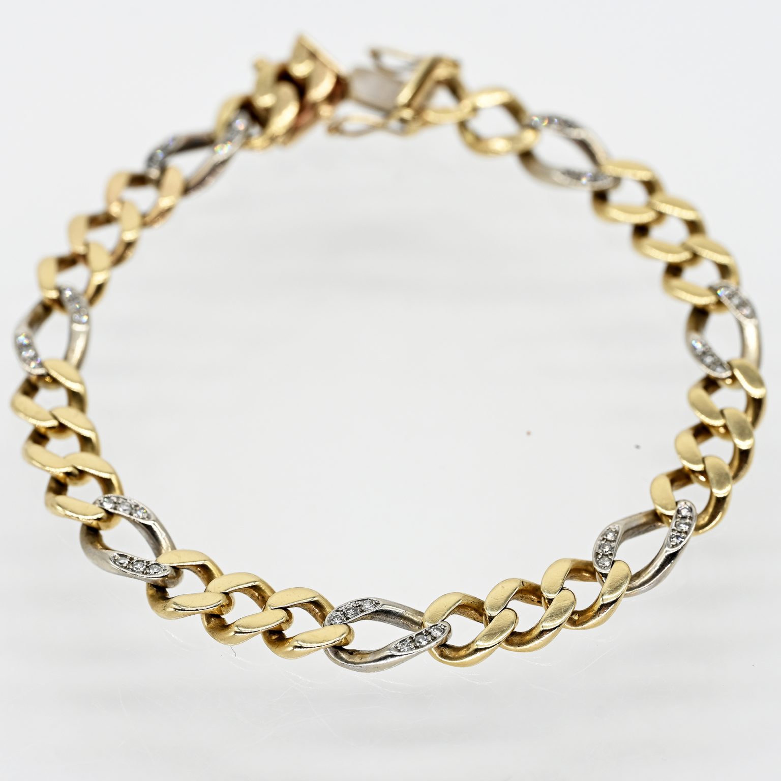 Fotos für Onlinekatalog zur 99. Auktion am 08.03.2026