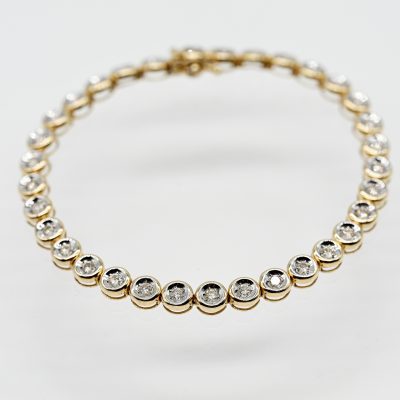 Los Nr. 111 Streifenarmband mit 33 Brillanten (2 Ersatzglieder), zus. ca. 1,7 ct, 80er Jahre