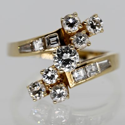 Los Nr. 121 Ring mit 6 Diamanten und 7 Brillanten, zus. ca. 1 ct, 80er Jahre