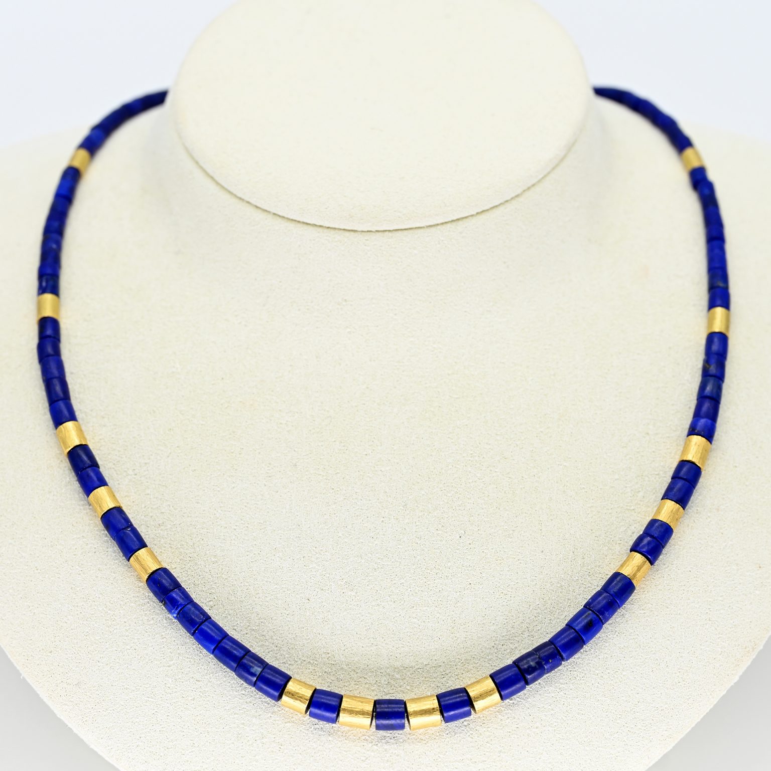 Fotos für Onlinekatalog zur 99. Auktion am 08.03.2026