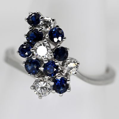 Los Nr. 143 Ring mit 8 Saphiren und 4 Brillanten, zus. ca. 0,36 ct (lt. Gravur), 80er Jahre