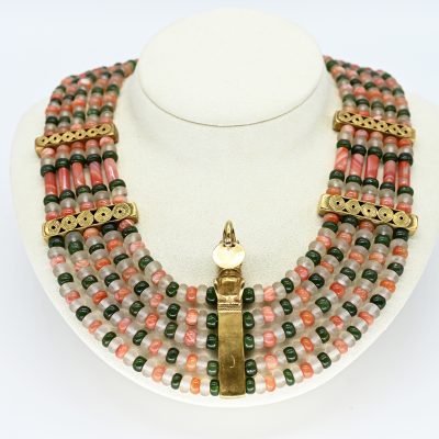Los Nr. 170 Mehrreihiges Collier im Azteken-Stil mit Jade, Karneol, Bergkristall und Bronze-Elementen, 20. Jh.