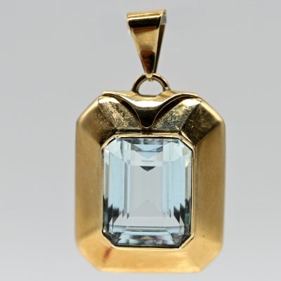 Los Nr. 180 Anhänger mit hellblauem Farbstein, 60er Jahre