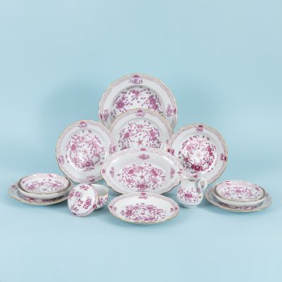 Los Nr. 194 14-teiliges Konvolut, Dekor Indische Malerei purpur mit Kante, Meissen, 20. Jh.