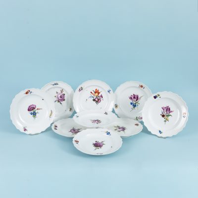 Los Nr. 207 9 Teller mit Blumenmaniermalerei, Meissen, Marcolini-Periode (1774–1814)