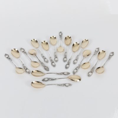 Los Nr. 244 18 Eislöffel mit durchbrochenem Dekor, Wilkens & Söhne, Bremen, um 1900