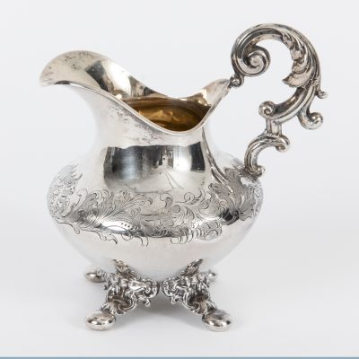 Los Nr. 246 Antiker Milchgießer, Juwelier Kühn, Hamburg, 1829–1854
