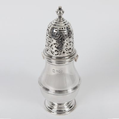 Los Nr. 256 Großer silberner Zuckerstreuer, Salomon Joel Phillips Ltd, London, 1905