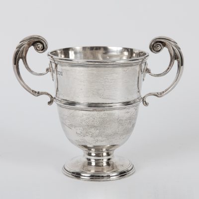 Los Nr. 258 Silberner Pokal, Goldsmiths & Silversmiths Co., London, 1900