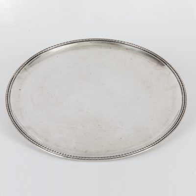 Los Nr. 260 Rundes Silbertablett, C. Frey und Söhne, Breslau, 20. Jh.