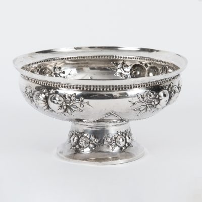 Los Nr. 264 Aufsatzschale mit Früchtedekor, 20. Jahrhundert