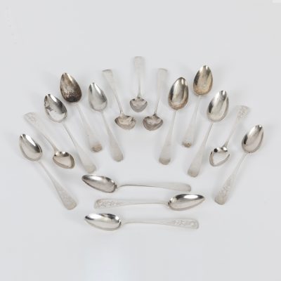 Los Nr. 283 Konvolut antiker silberner Teelöffel, u. a. Hamburg, 19. Jh.