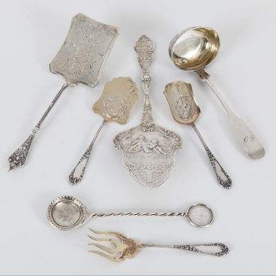 Los Nr. 285 7-teiliges Konvolut antiken Vorlegebesteckes, meist Deutschland, 18.–19. Jh.