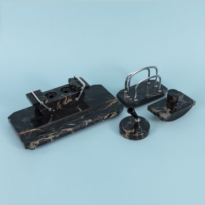 Los Nr. 322 4-teilige Schreibgarnitur aus Portoro-Marmor, um 1930