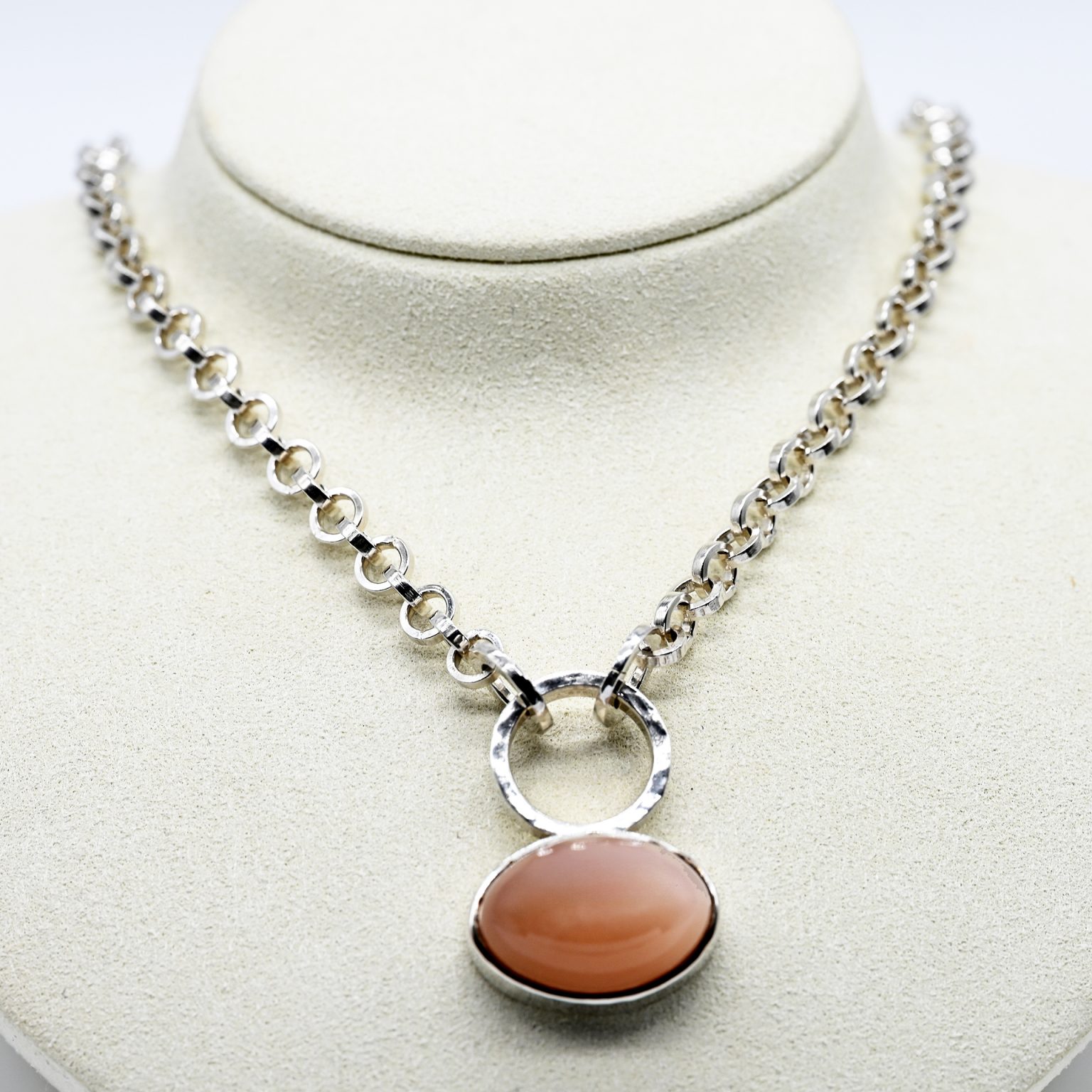 Fotos für Onlinekatalog zur 99. Auktion am 08.03.2026