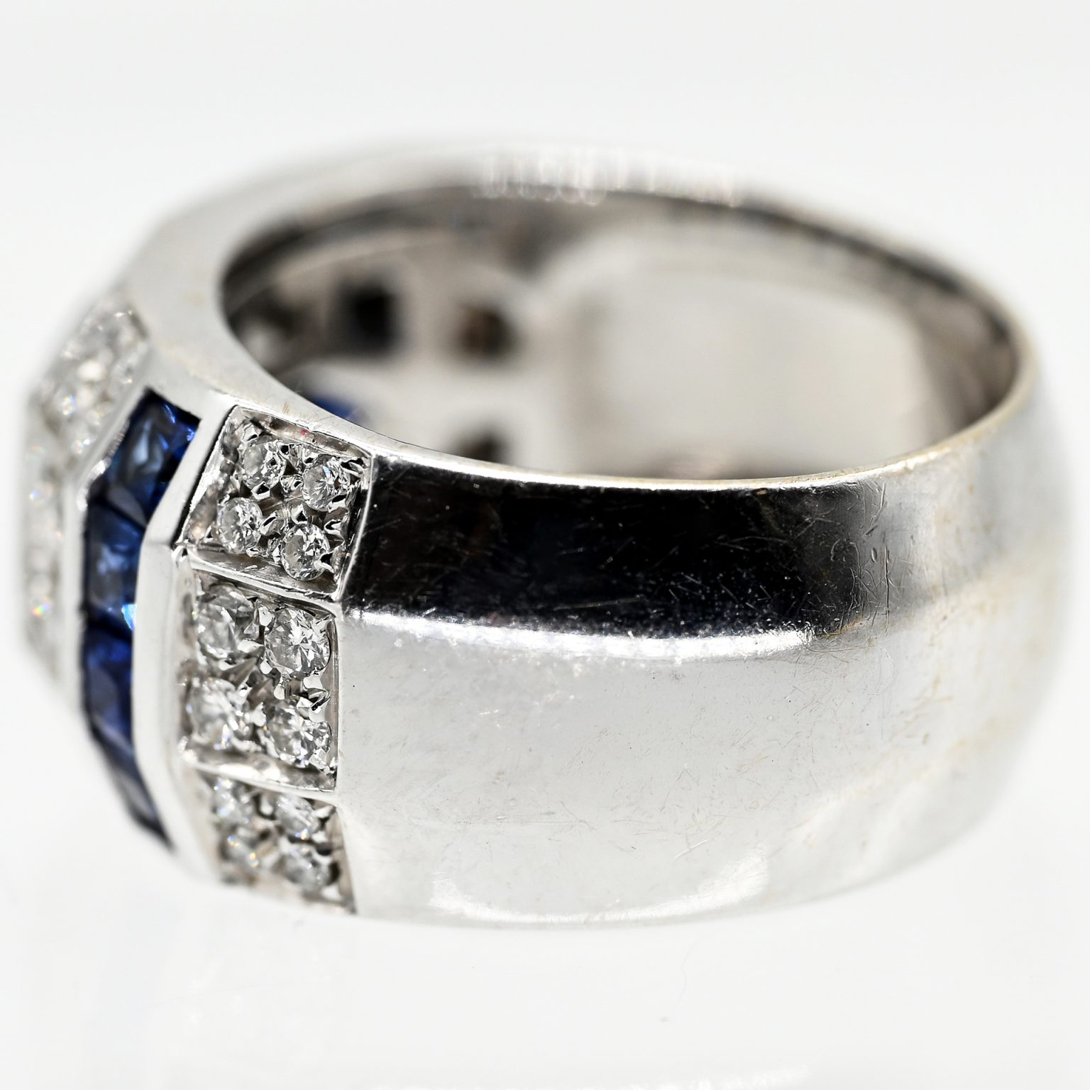 Fotos für Onlinekatalog zur 99. Auktion am  08.03.2026