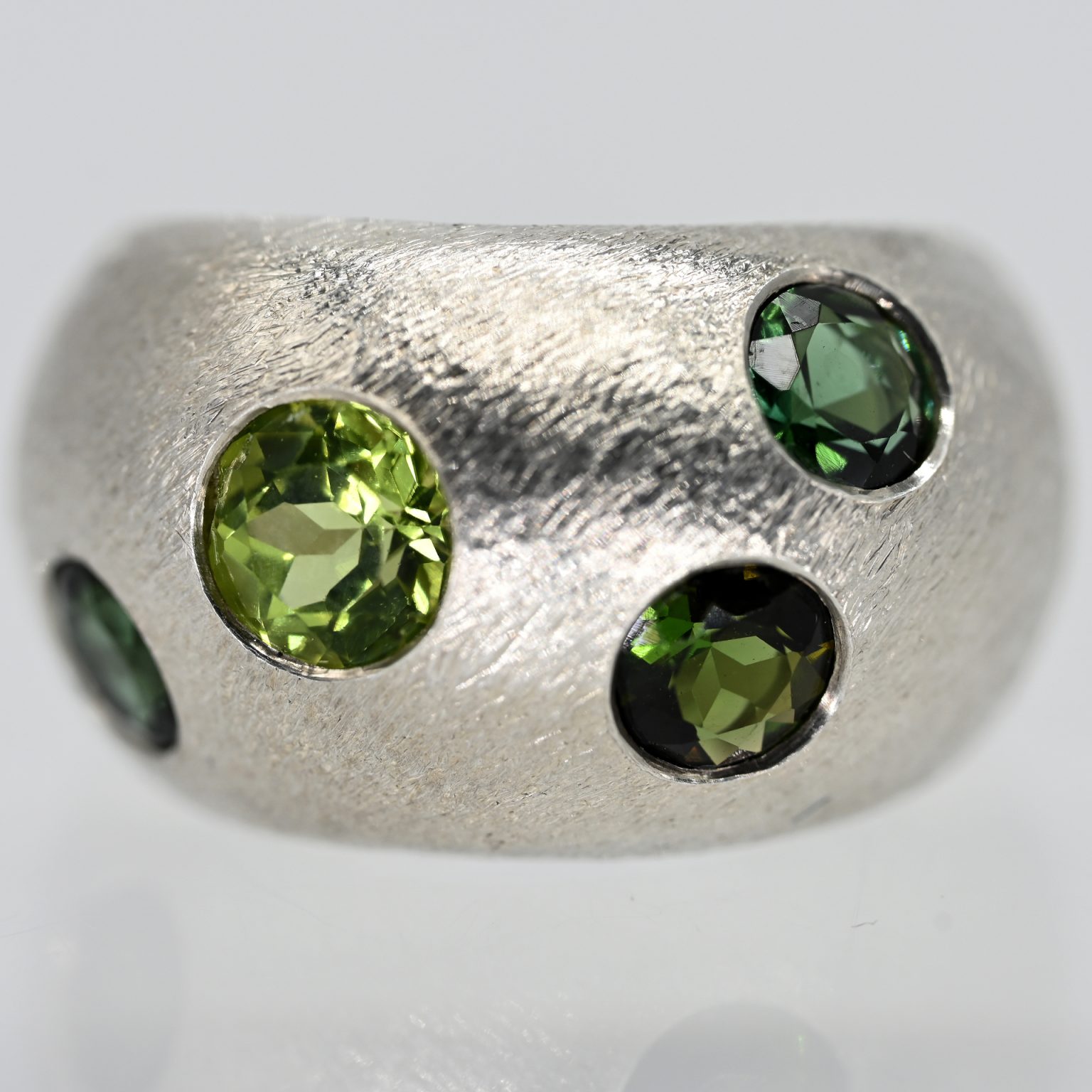 Fotos für Onlinekatalog zur 99. Auktion am 08.03.2026