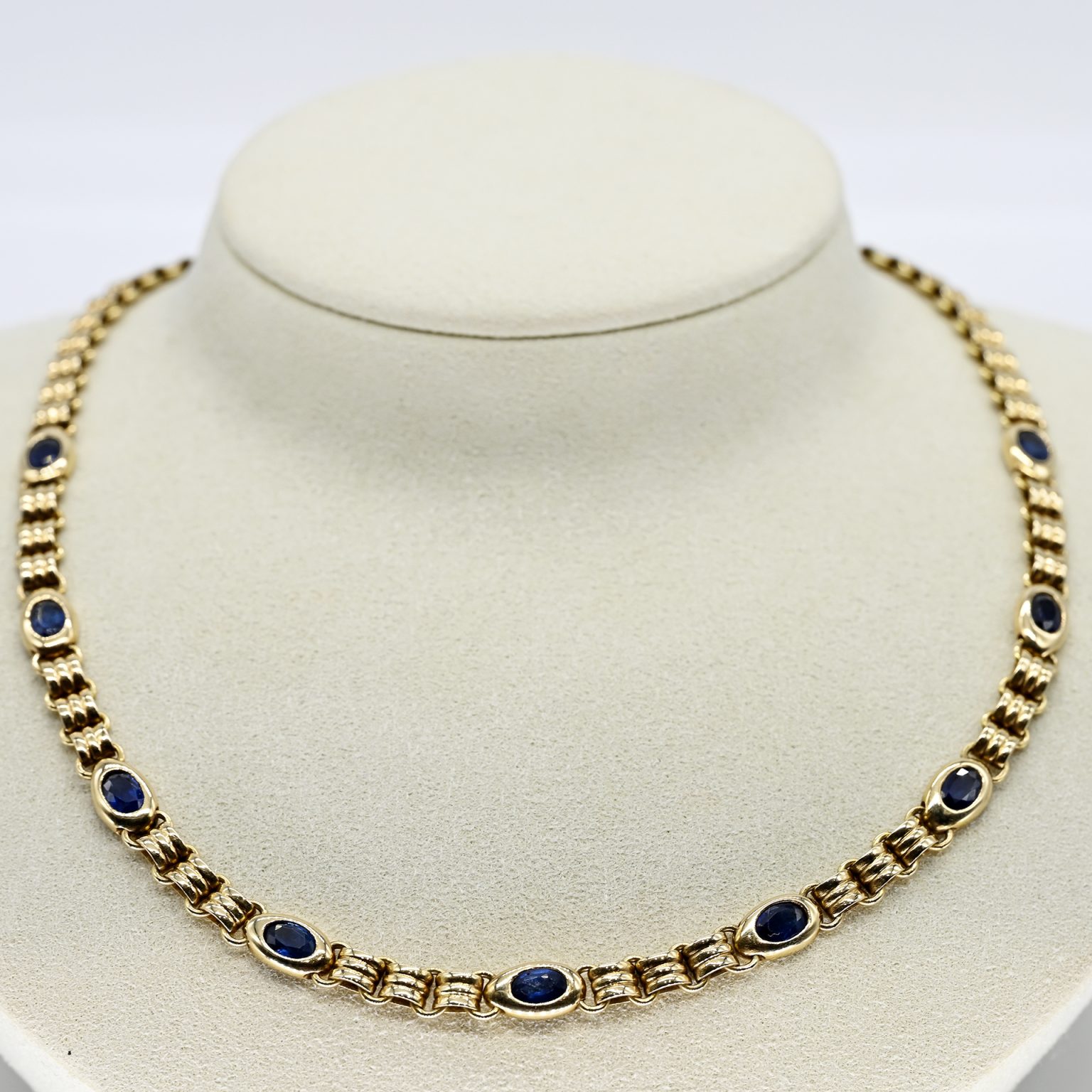 Fotos für Onlinekatalog zur 99. Auktion am 08.03.2026