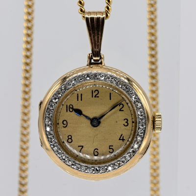 Los Nr. 069 Uhrenanhänger mit Melée-besetzter Lünette und Rundpanzercollierkette, 20. Jh.