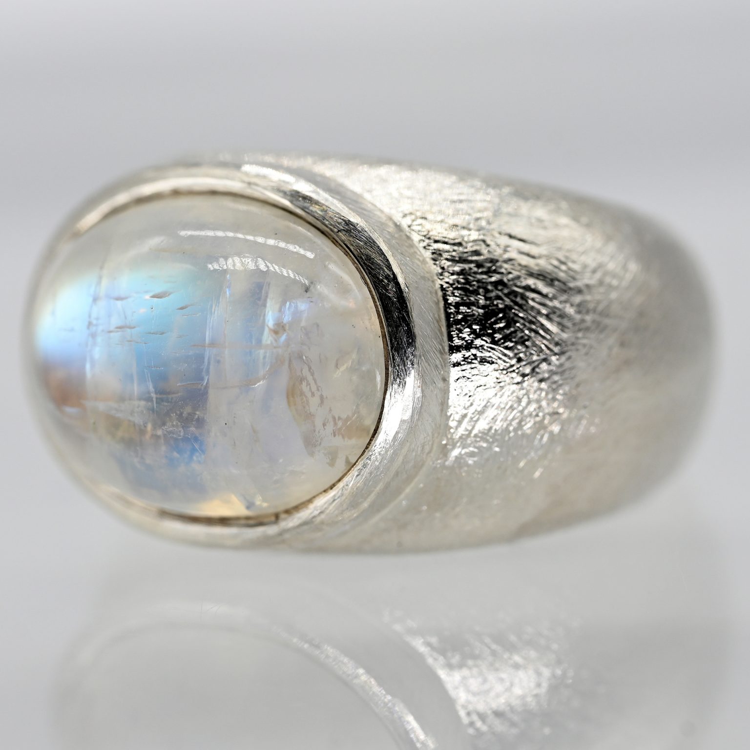 Fotos für Onlinekatalog zur 99. Auktion am 08.03.2026