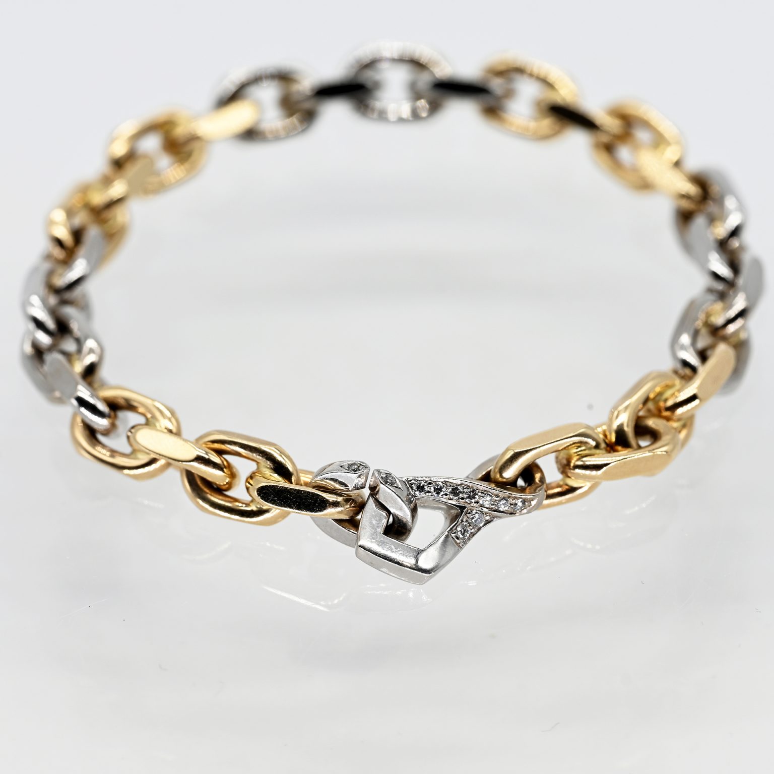 Fotos für Onlinekatalog zur 99. Auktion am 08.03.2026