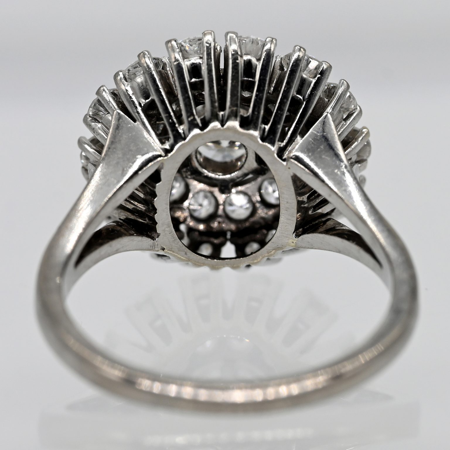 Fotos für Onlinekatalog zur 99. Auktion am  08.03.2026