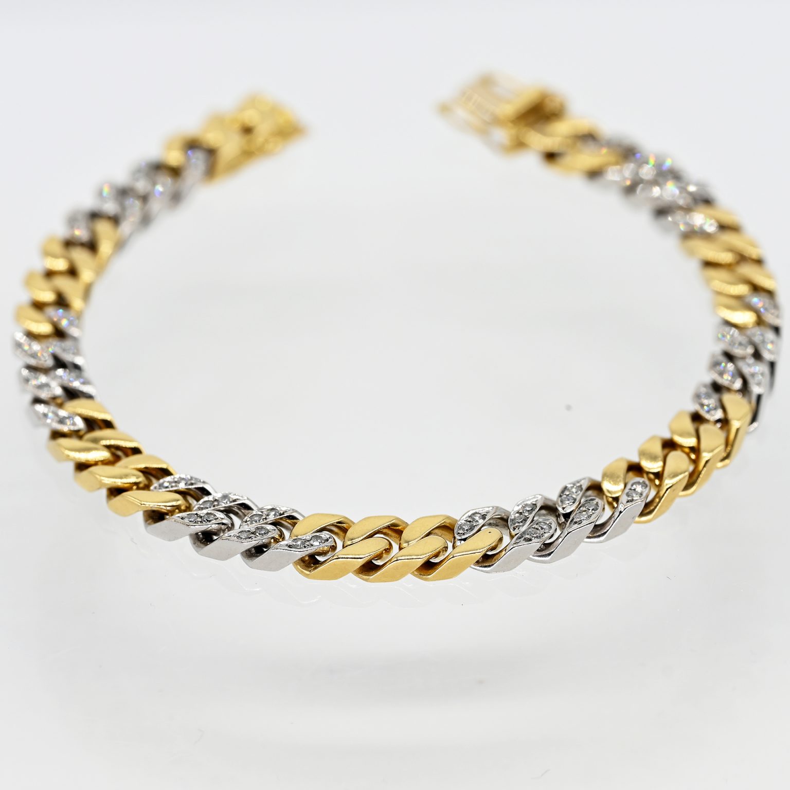 Fotos für Onlinekatalog zur 99. Auktion am 08.03.2026