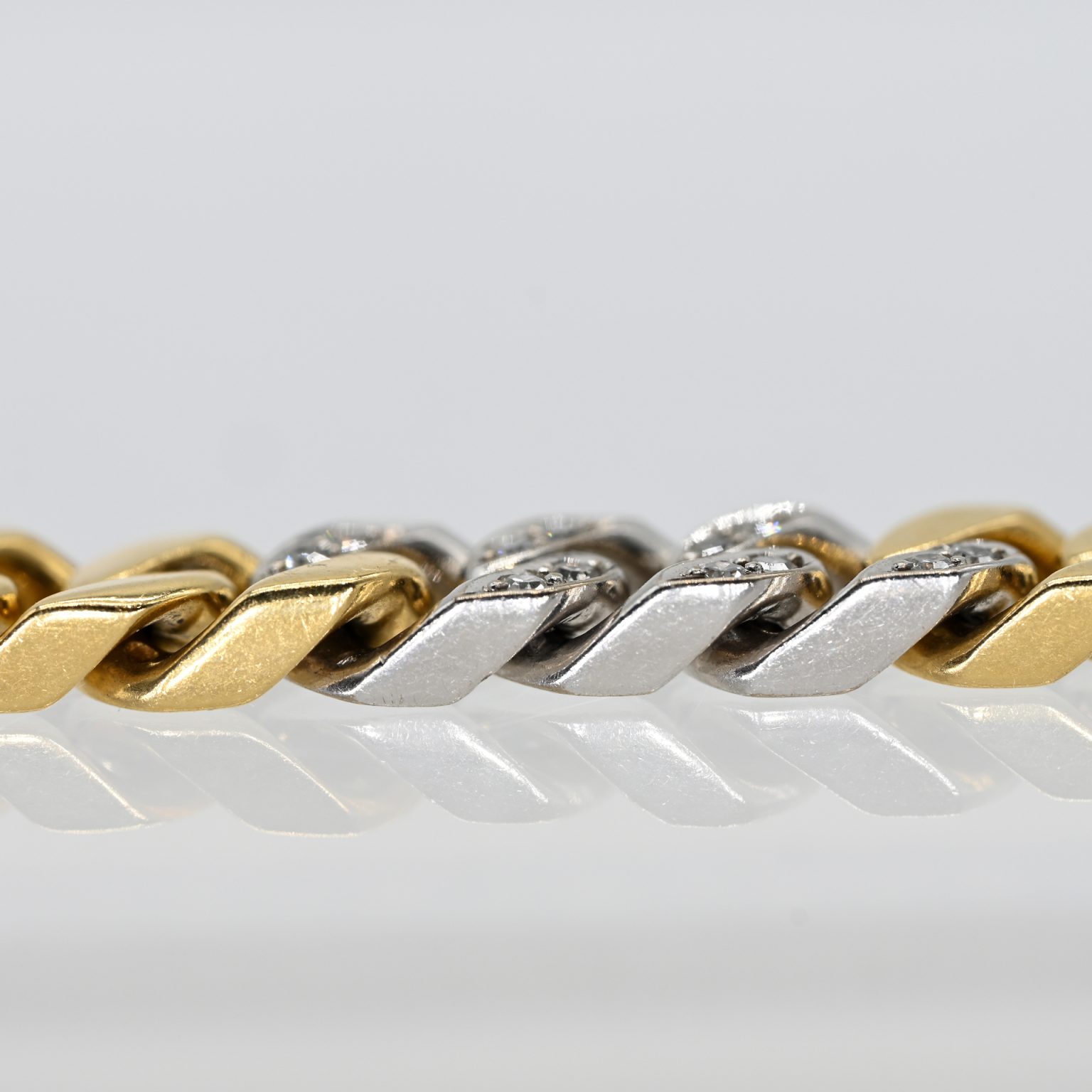 Fotos für Onlinekatalog zur 99. Auktion am 08.03.2026