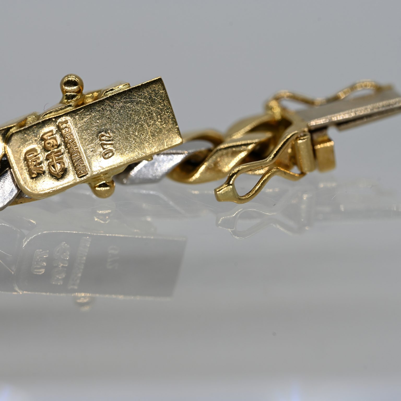 Fotos für Onlinekatalog zur 99. Auktion am 08.03.2026