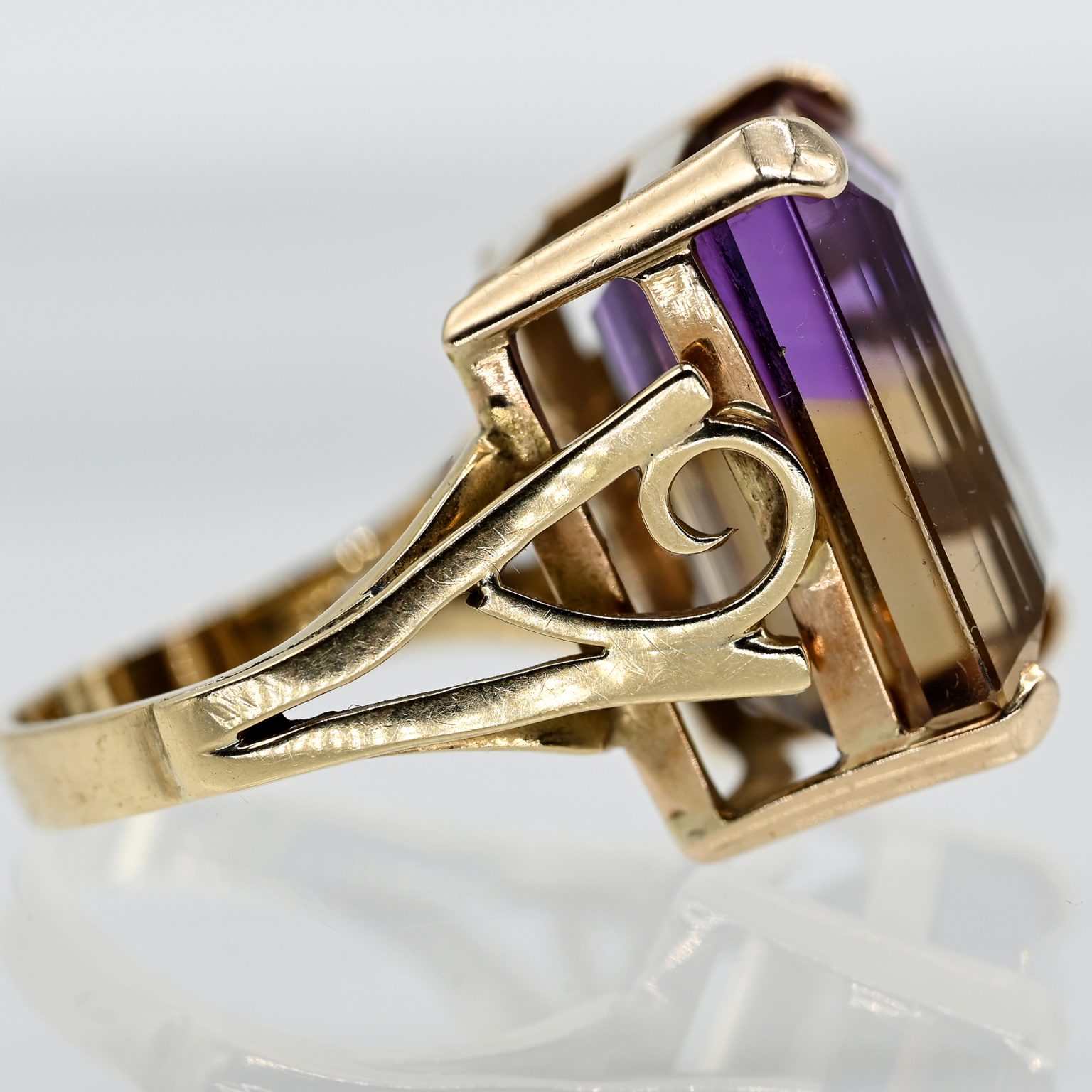 Fotos für Onlinekatalog zur 99. Auktion am  08.03.2026