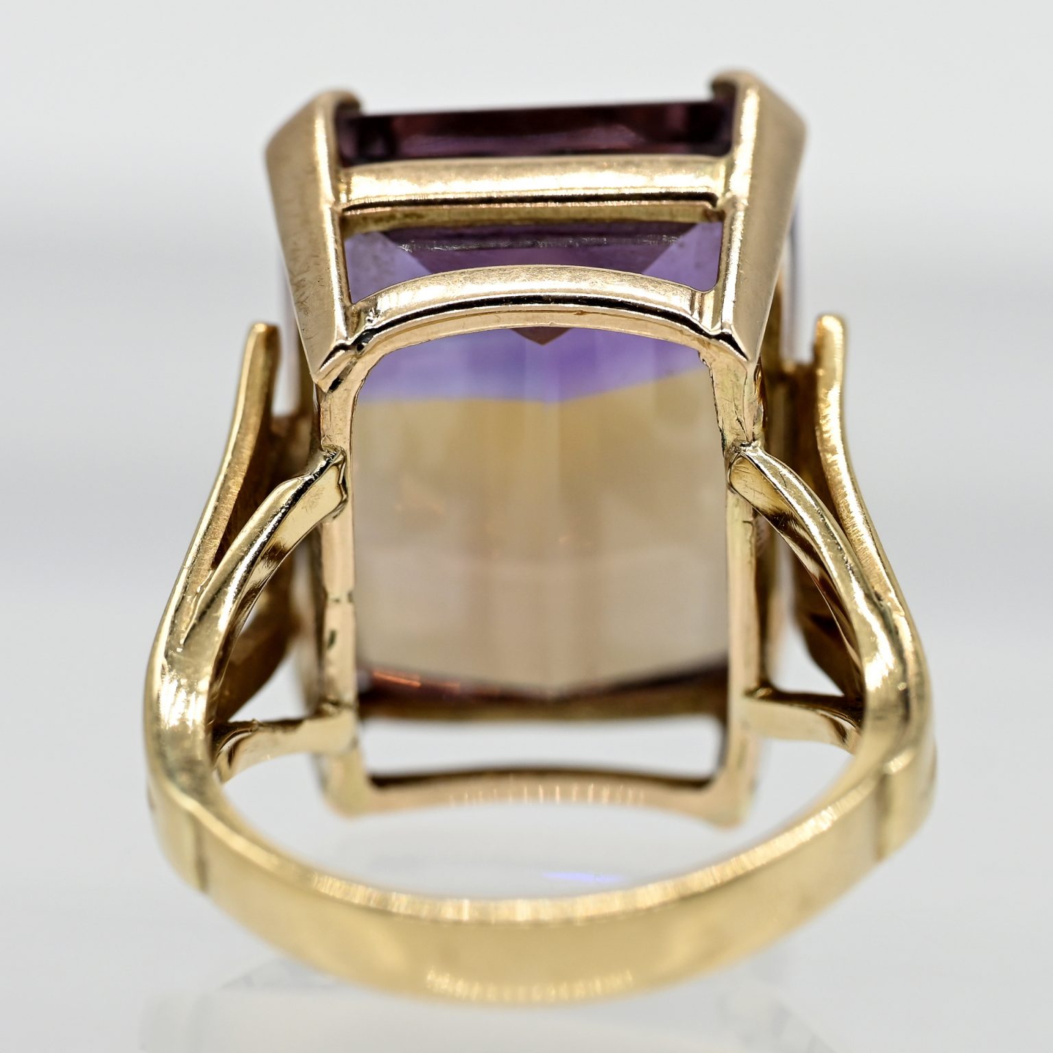 Fotos für Onlinekatalog zur 99. Auktion am  08.03.2026